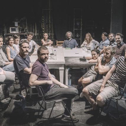 Η Μάνα κουράγιο και τα παιδιά της 
