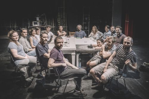 Η Μάνα κουράγιο και τα παιδιά της 